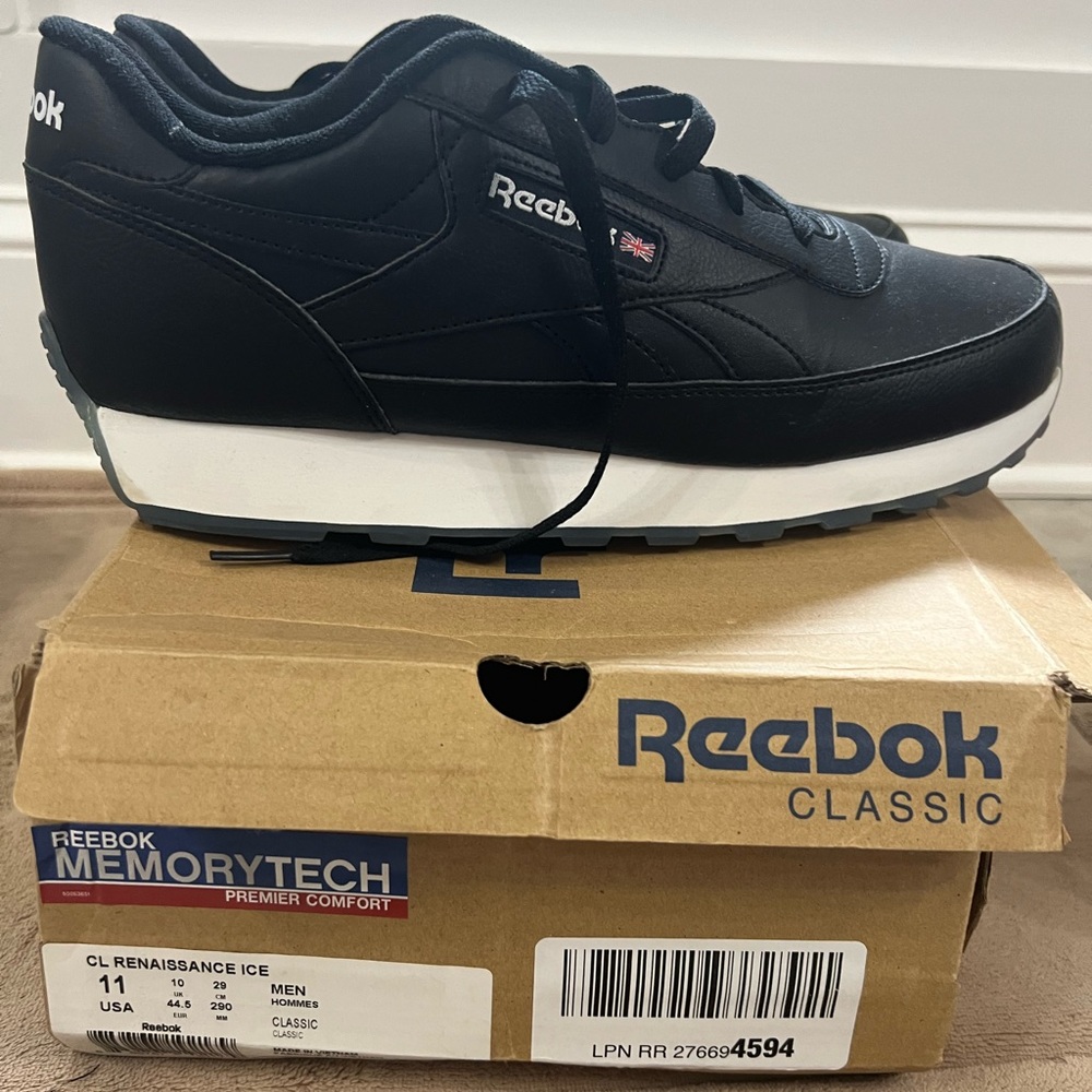 Reebok🖤EUC - Picture 2 of 3